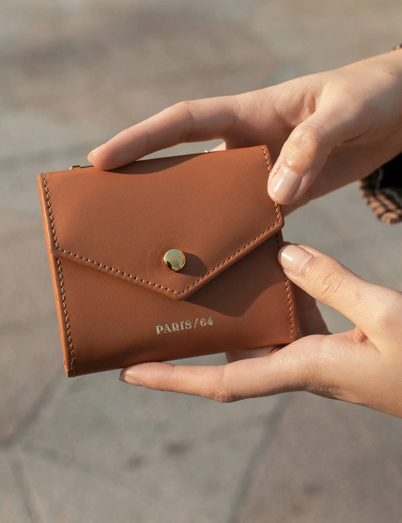 Cartera Mini Rivoli Caramel - Image 3