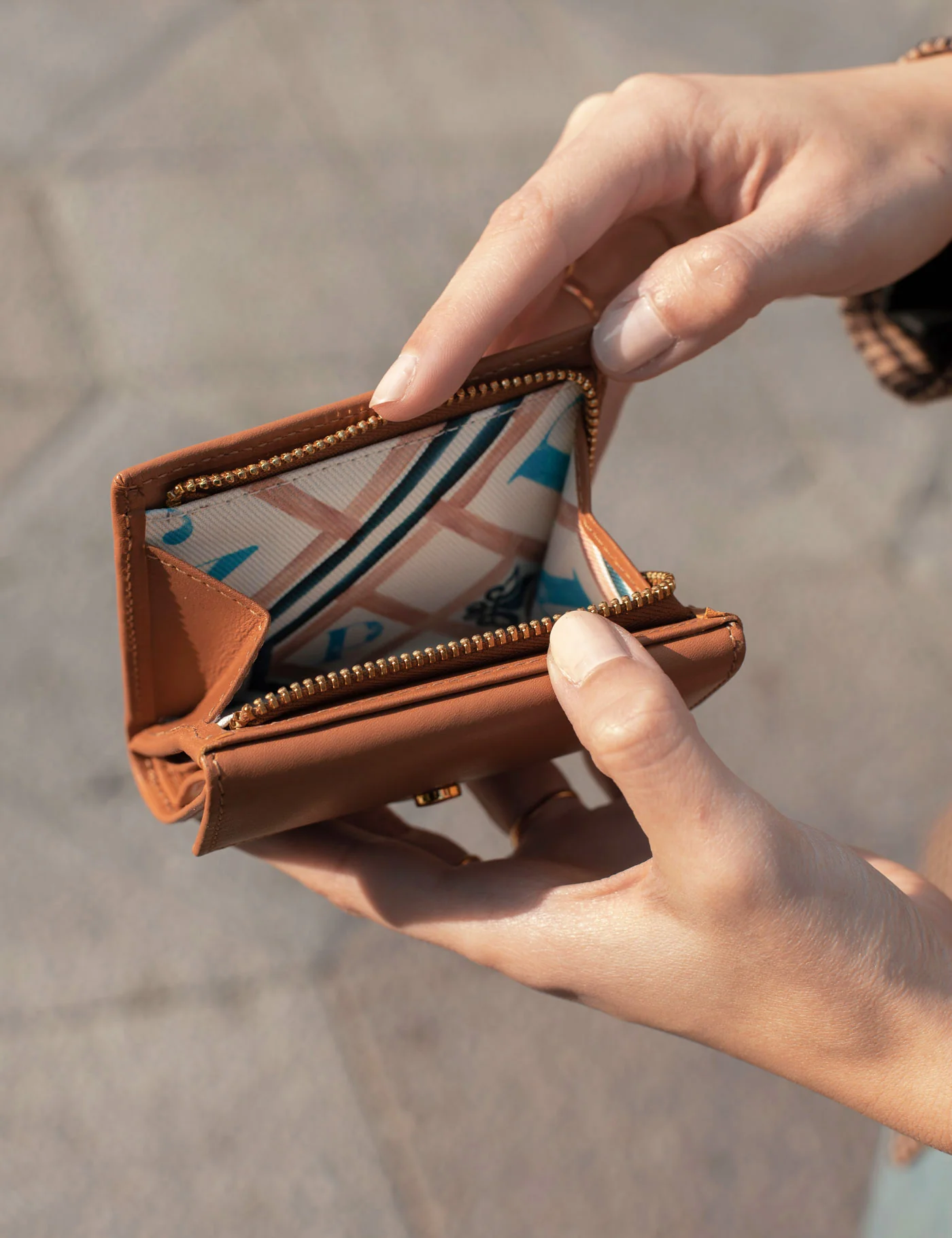 Cartera Mini Rivoli Caramel - Image 7