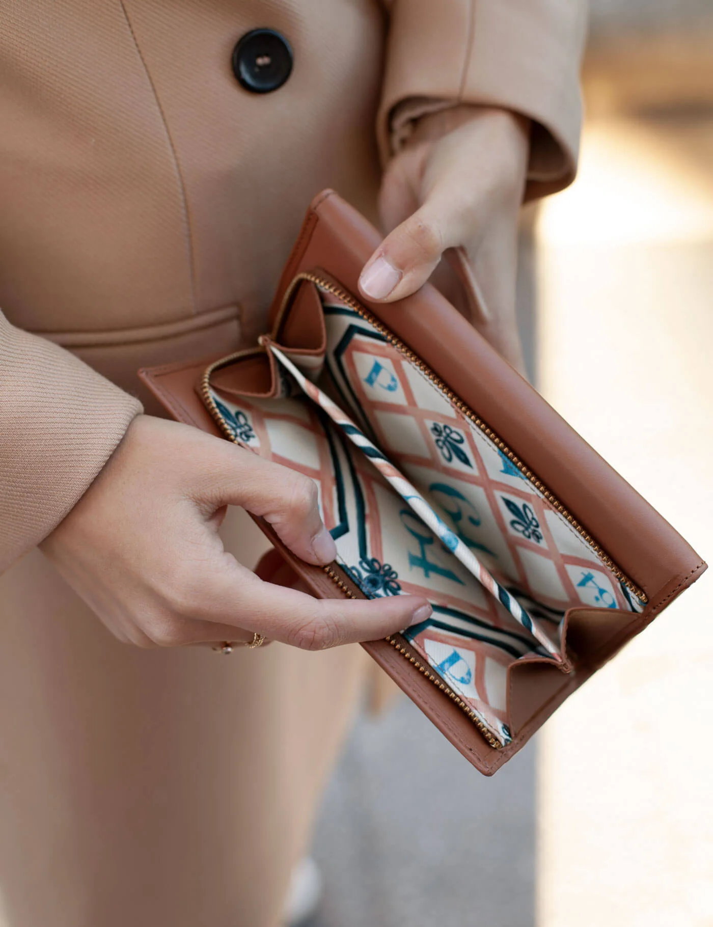 Cartera Rivoli Caramel - Image 6